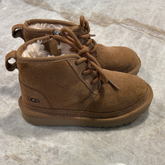 UGG Kids Tan Suede Lace-Up Boots NWOT - Picture 1 of 2
